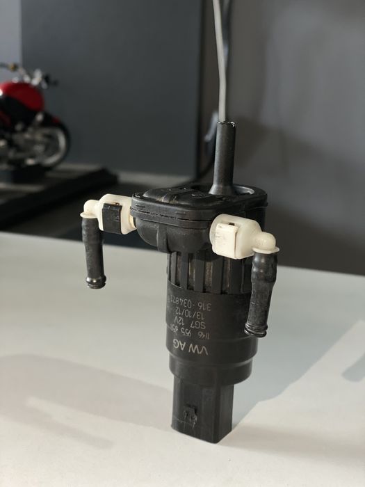 Насос стеклоомывателя ,моторчик омивача,омивателя,шкода фабія ,fabia