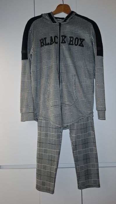 Чоловічий спортивний костюм