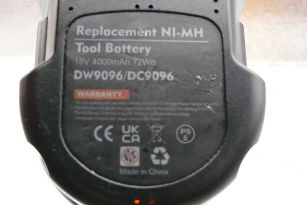 Battery compatible with Dewalt64740223903107125