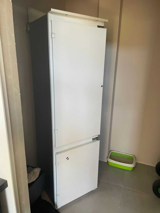 Sprzedam lodówkę pod zabudowę