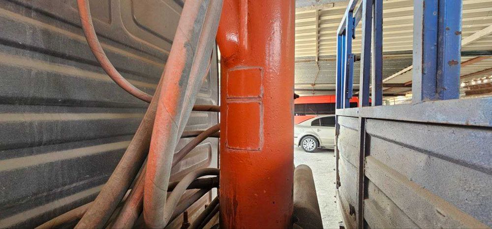 ЗИЛ 5301 (Бичок) 2005 кран-манипулятор