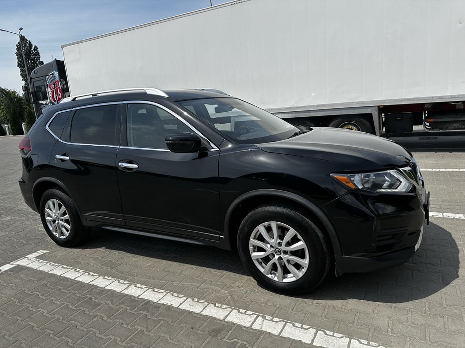 Nissan Rogue SV 2018г газ-бензин