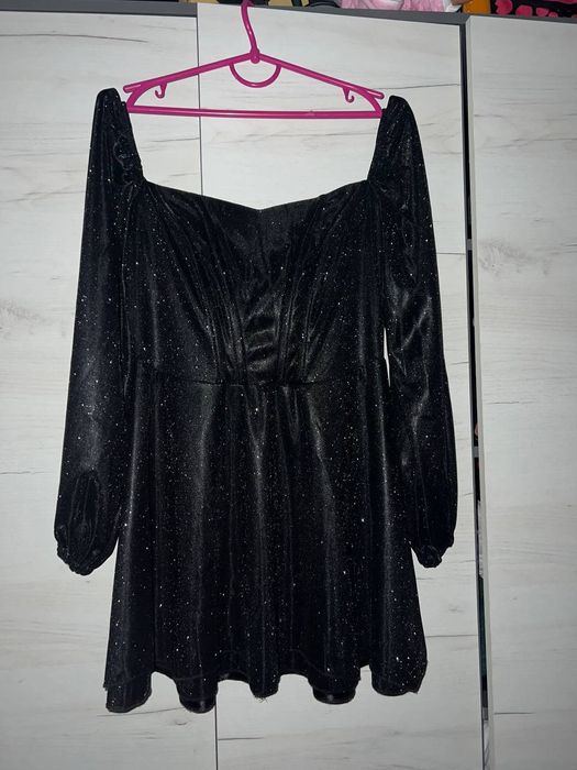 Сукня корсетна, чорна з блискитками, повністю нова