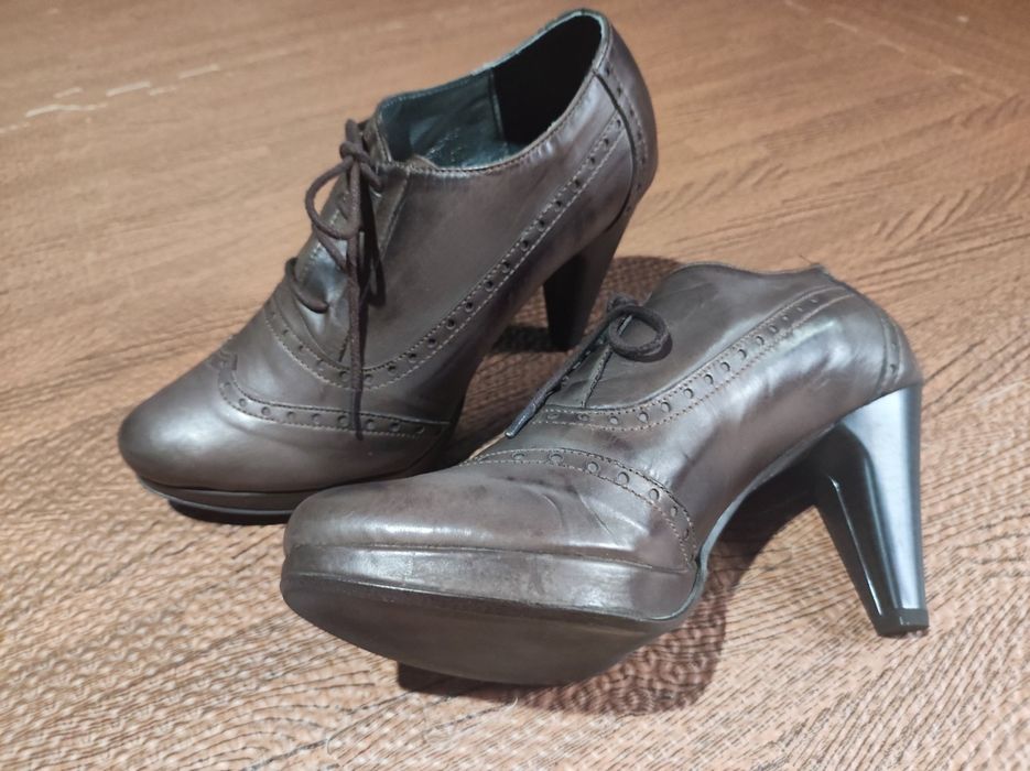 Botins em pele novos - n°:39