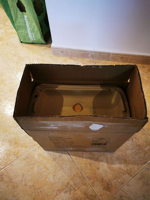 Caixa de Água para Retrete Nova