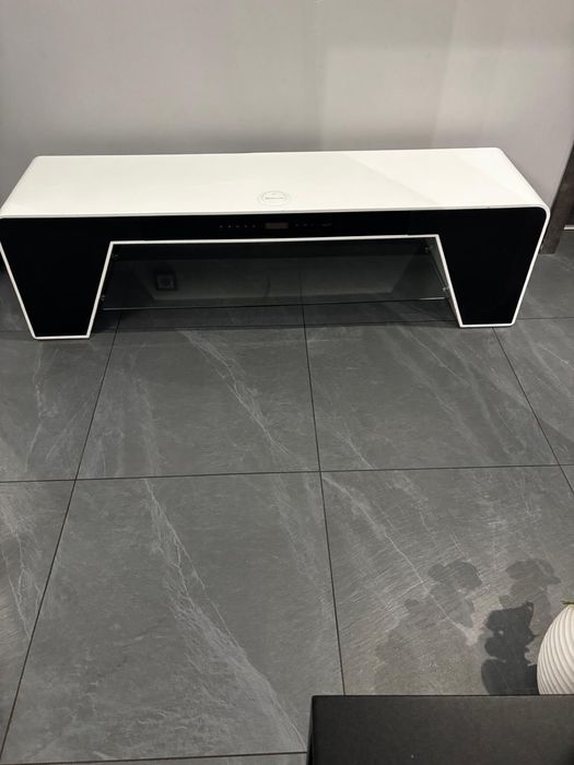 Szfka pod TV z głośnikiem