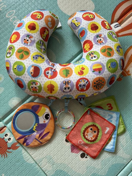 Подушка-игровой центр Chicco "Animal Tummy Time"