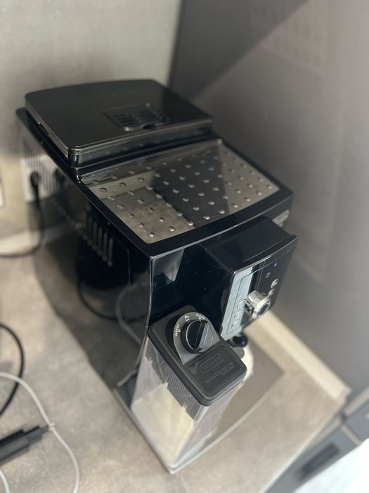 Кавомашина кавоваркаDelonghi Cappuccino Smart  ECAM 23.450.B кавоварка