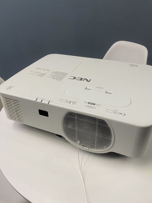 Проєктор NEC NP-P554U