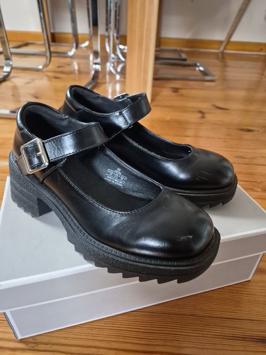 Półbuty na koturnie rozm. 36