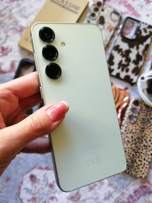 Samsung Galaxy S25 miętowy + pudełko + szkło i folia + kabel i case’y