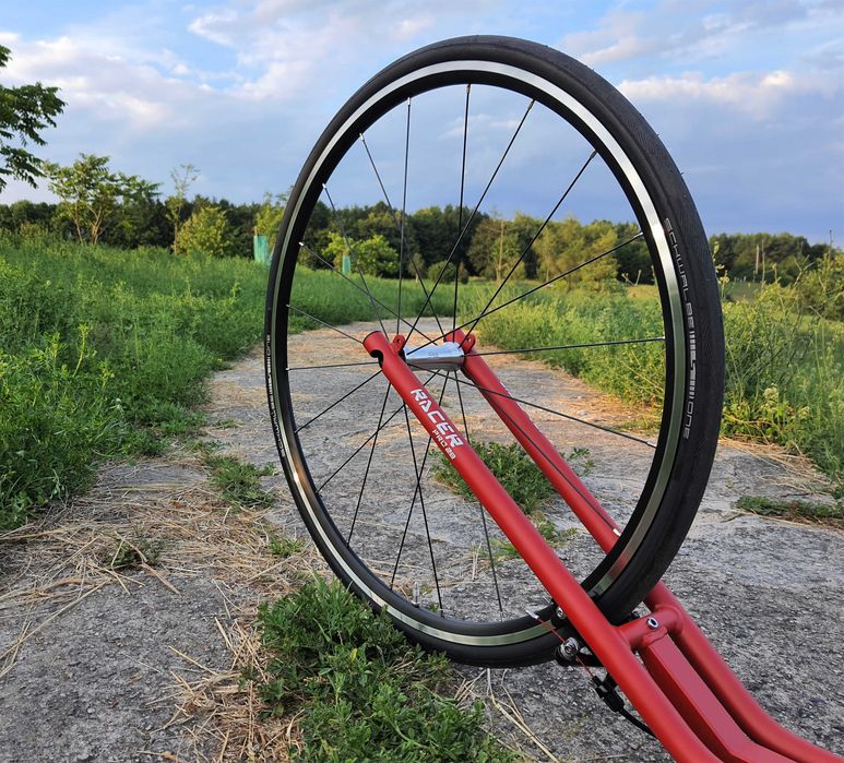 Używana hulajnoga wyścigowa Kostka Racer Pro 28  (koła 28 cali)