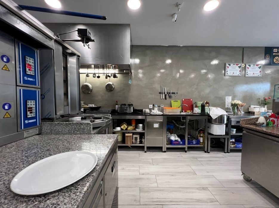 Tresspasse,  resturante,takeaway,pizzaria,snackbar