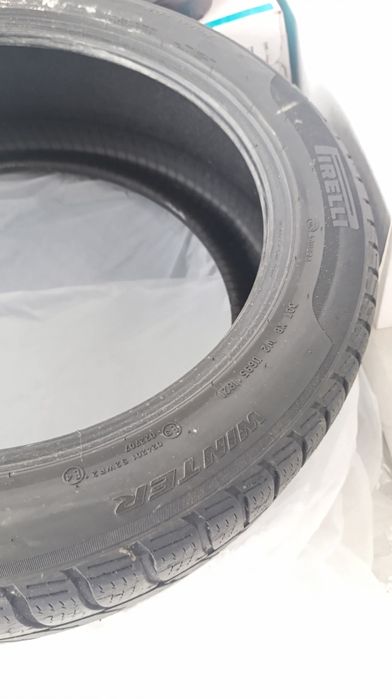 Pirelli 245 45 19