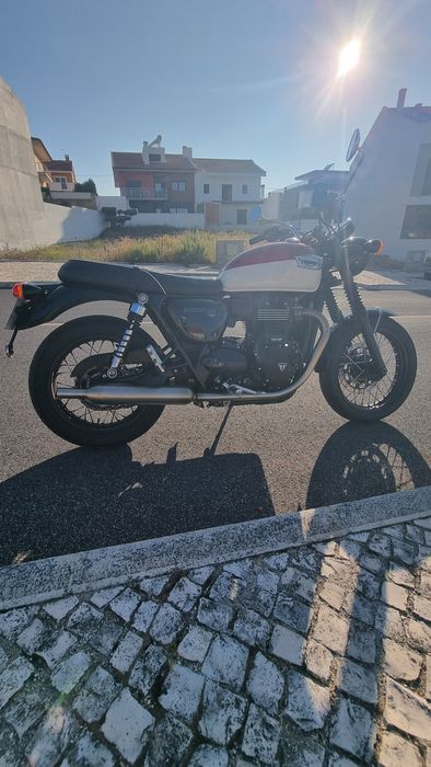 Triumph bonneville t100