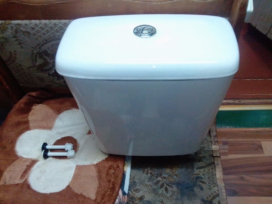 Бачок для унитаза, крышки, унитазы и раковины, Услуги сантехника