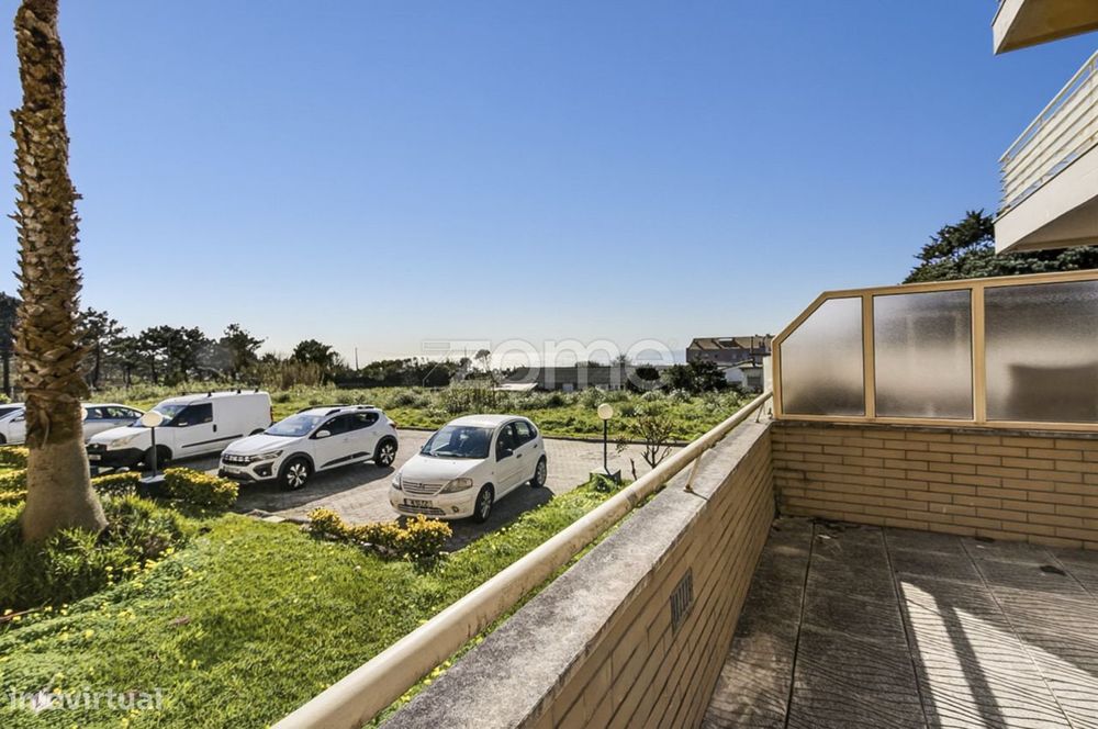 T1 em Canidelo com terraço e vista mar, junto à Praia dos Salgueiros