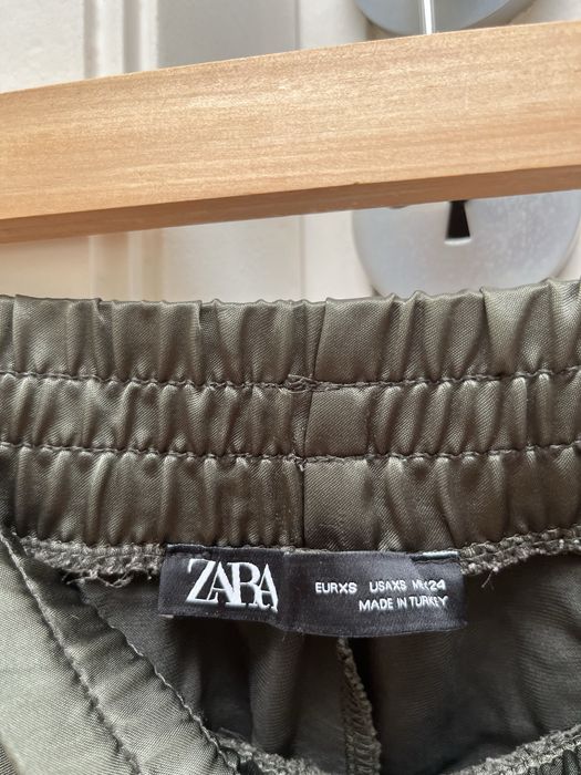 Calças verde da Zara