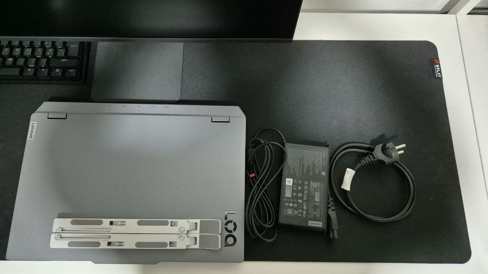 Lenovo Loq 15IAX9