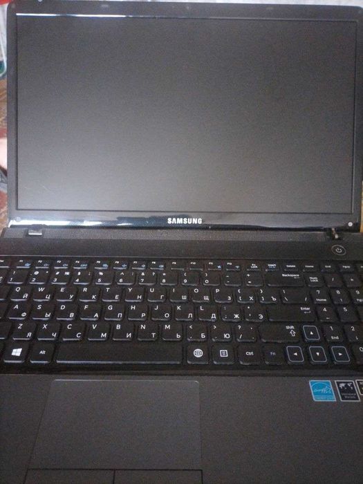 Ноутбук Samsung NP300E5C