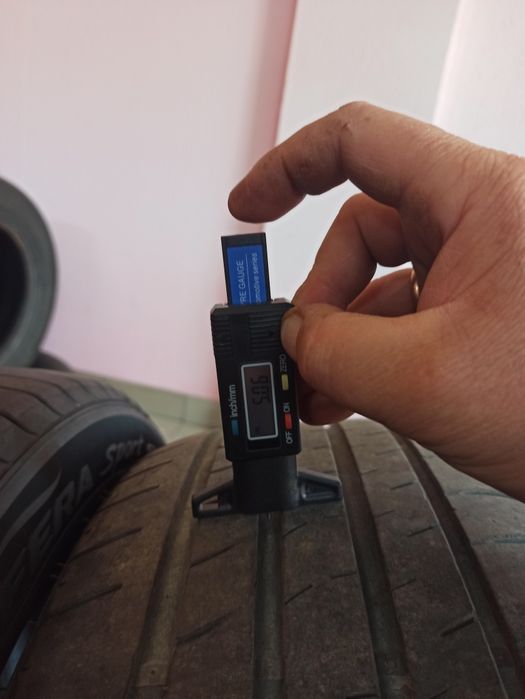 Шини 225 55  R 18