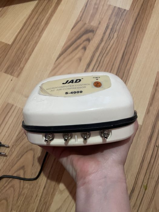 Повітряний компресор для акваріума