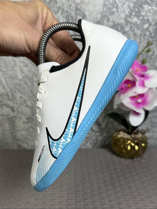 Nike Mercurial копы футзалки 34 размер детские футбольные белые