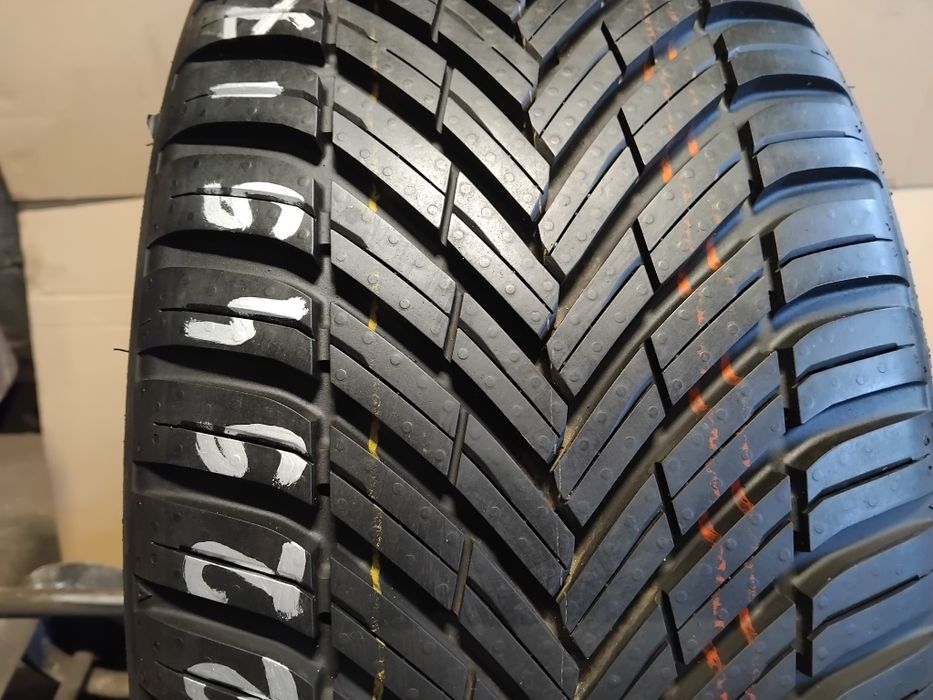 Opona całoroczna  Toyo 225/45R17  Celsius AS2 jak Nowa