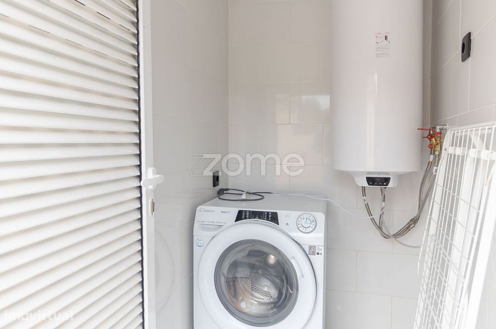 Conjunto de 3 casas independentes em Canelas