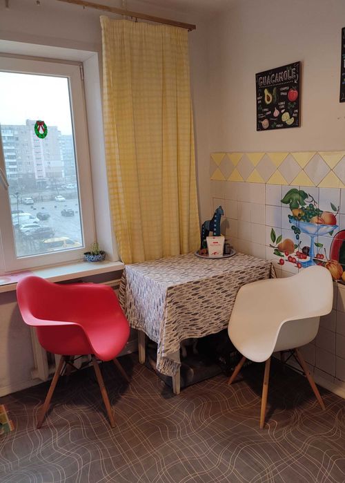 Стільці з підлокітниками в стилі DAR 3 штуки