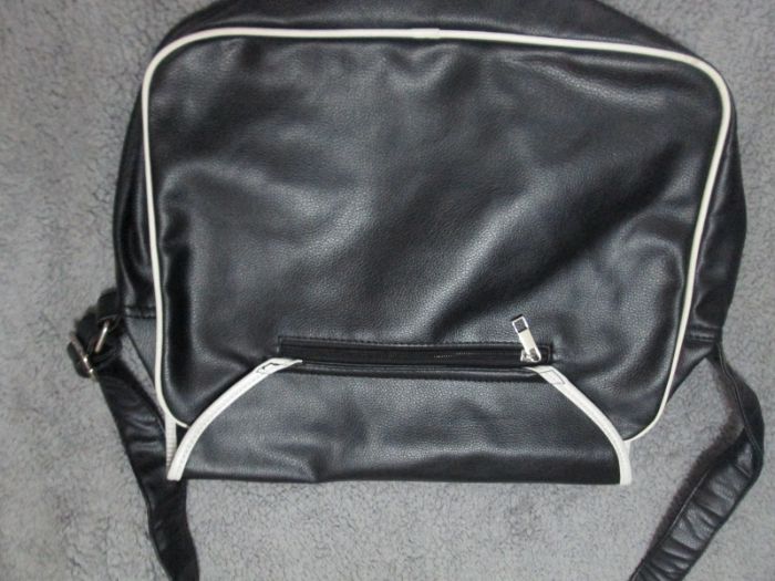 Mala preta com prateado, e calcas n 42