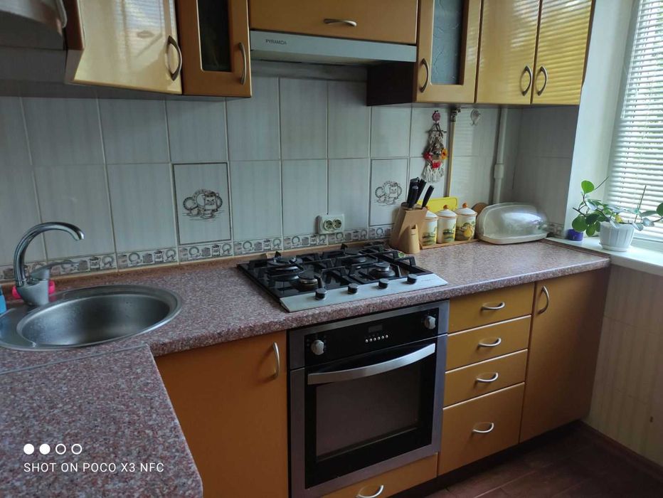 Продам 3-х кімнатну квартиру.