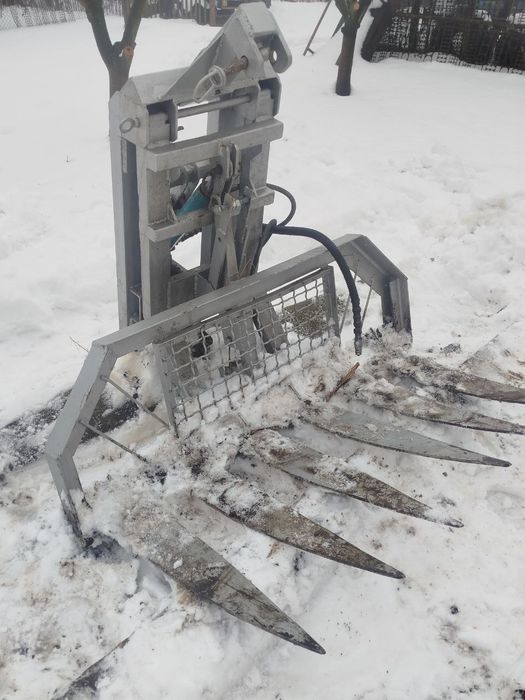 Продам погрузчик, розкидач, на навісне