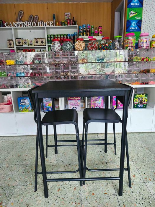 Conjunto de Mesa Alta + 2 Bancos de Bar