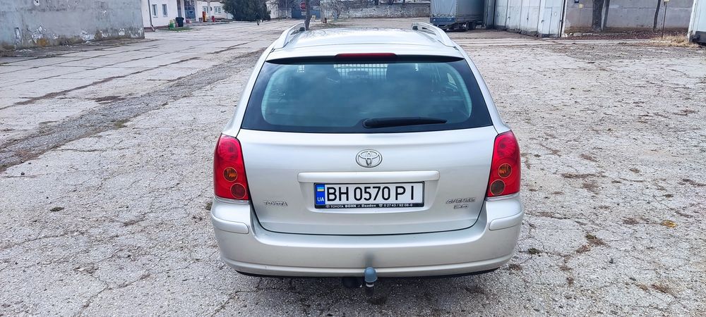 Тойота Авенсис 2.0 2004