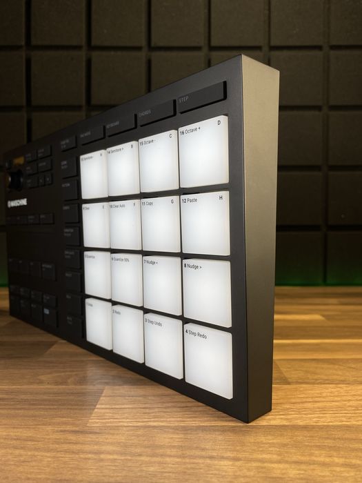 NI Maschine Mikro MK3