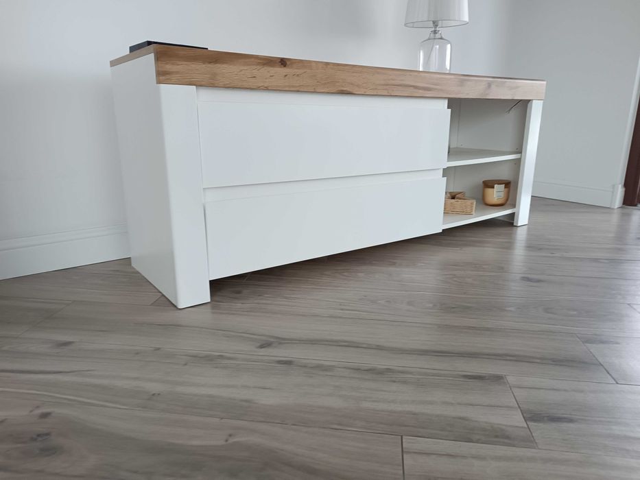 Szafka RTV pod TV