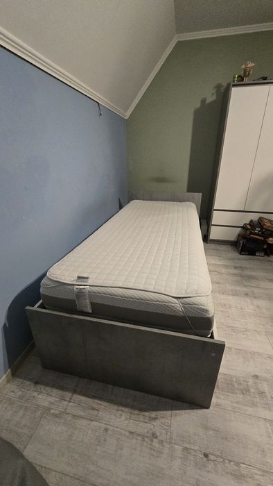 Ліжко односпальне з матрацом