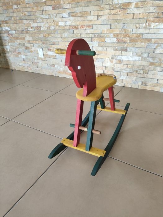 Cavalinho de Madeira Baloiço Criança