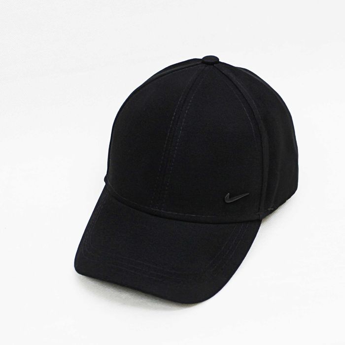 Чорна кепка найк бейсболка nike з маленьким металевим значком з боку