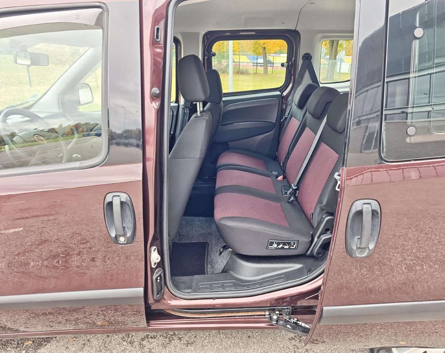 Fiat Doblo 2011 року