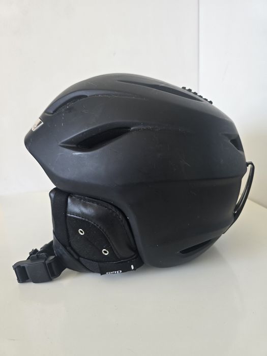 kask narciarski GIRO, rozmiar M
