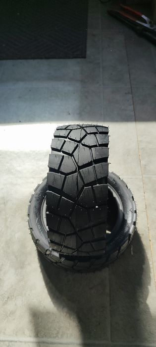 Покришка 9х3.00-5.5