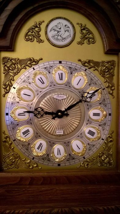 Relógio de Pé Alto marca Tempus Fugit