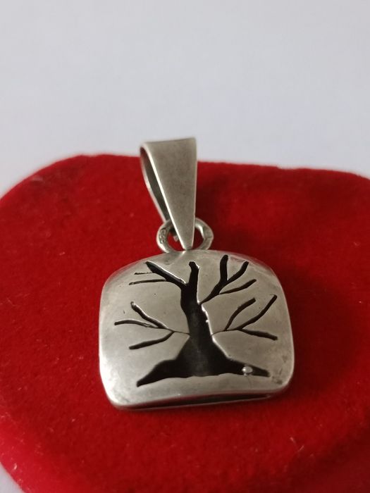 Srebrny wisiorek drzewo pr. 925