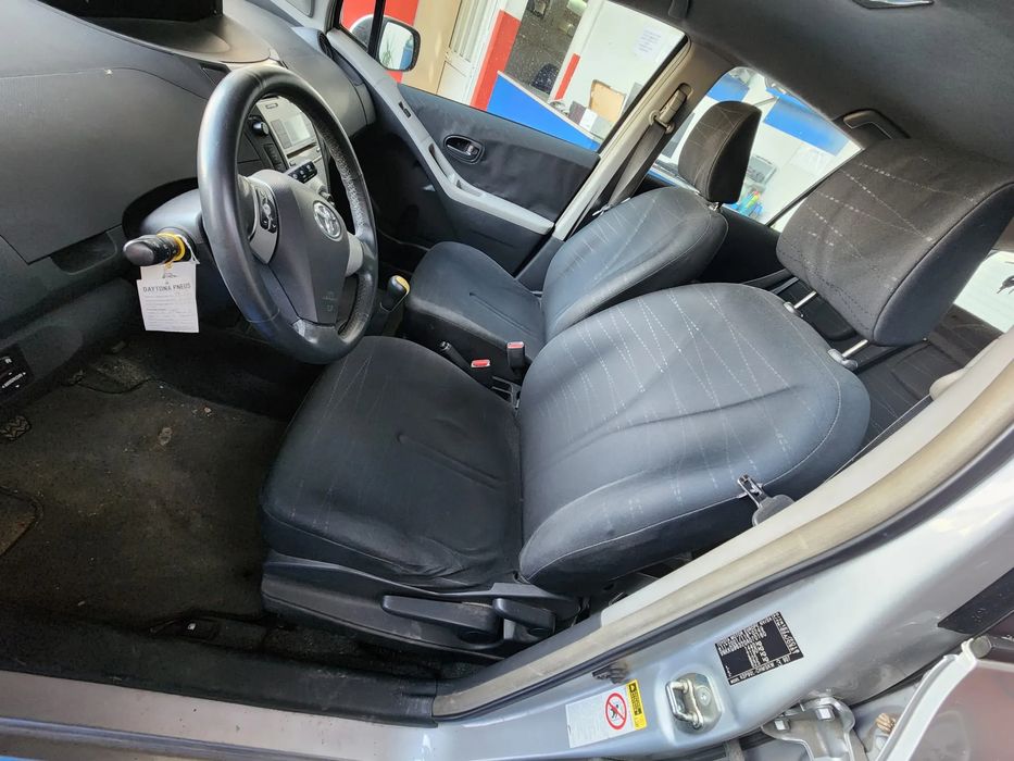 Toyota Yaris 1.0 de 2007 ás peças.