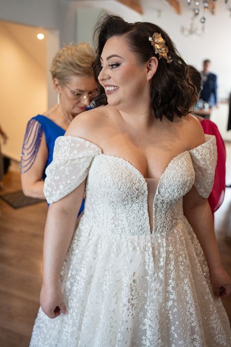 Suknia ślubna plus size