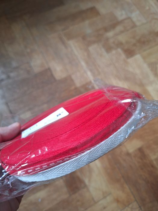 Taśmy paski tekstylne czerwony i biały