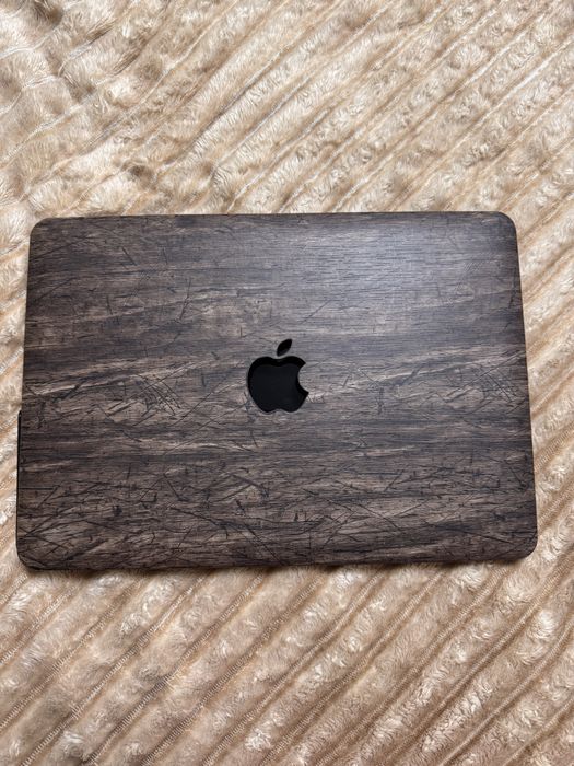 Накладки під MacBook.