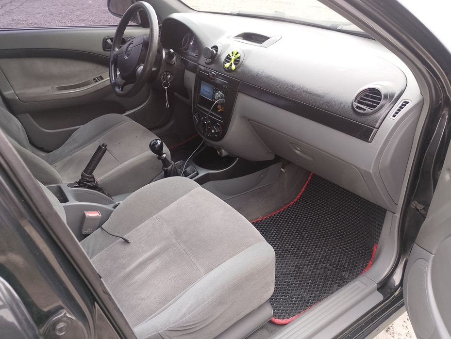 Продам Chevrolet lacheti